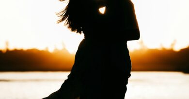 Recognition Without Memory: The Philosophy of Instant Connection